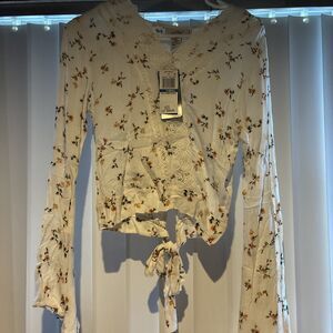 Just Polly New York Long Bell Sleeve Crop Styled Top/ NWT/XS